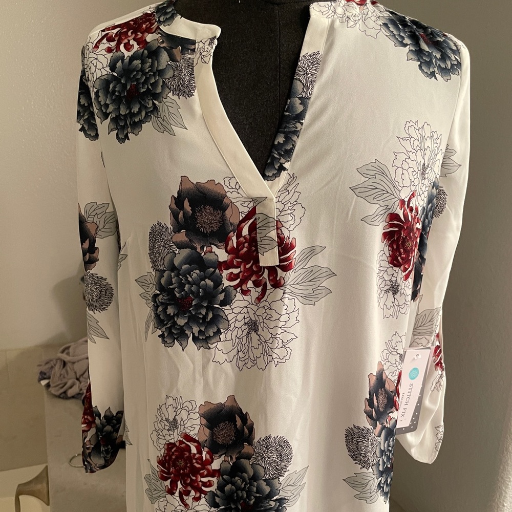 Brand new Daniel Rain top never worn size medium